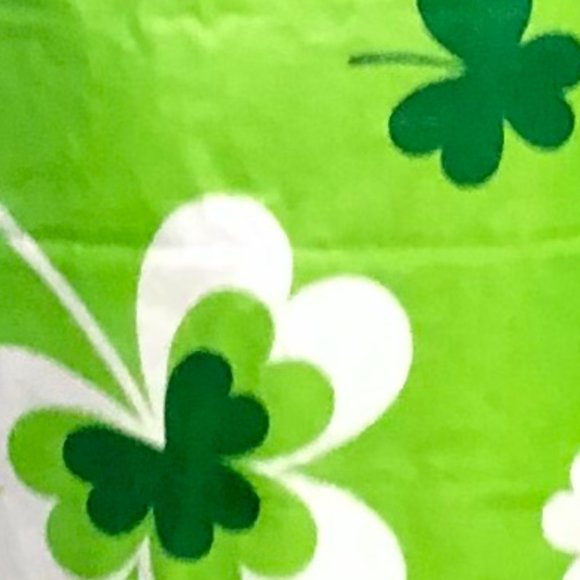 St Patrick's Shamrock  Clover Apron.  Handmade in Canada - Picture 2 of 3
